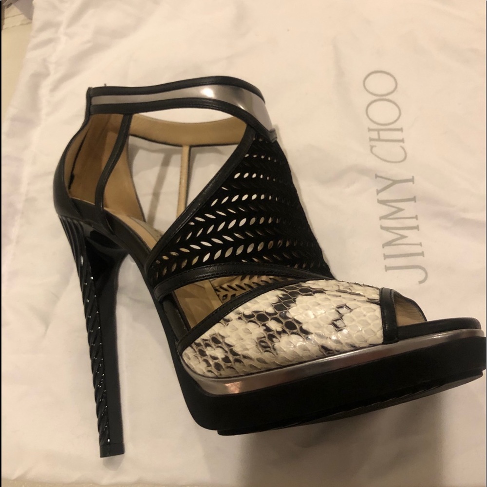 Jimmy Choo Stunning heels !! Beautifully crafted.